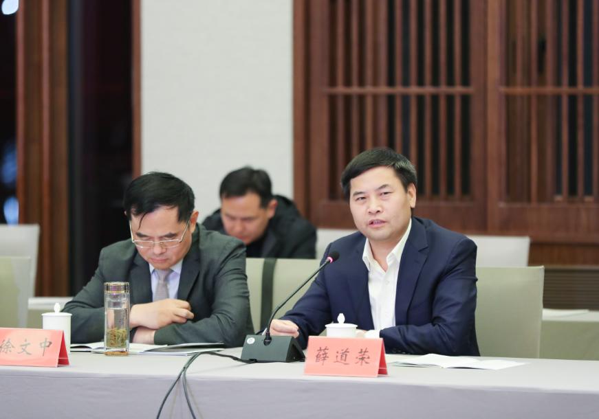 北京異地高考新規(guī)定下的獨特小巷探秘，遇見一家特色小店